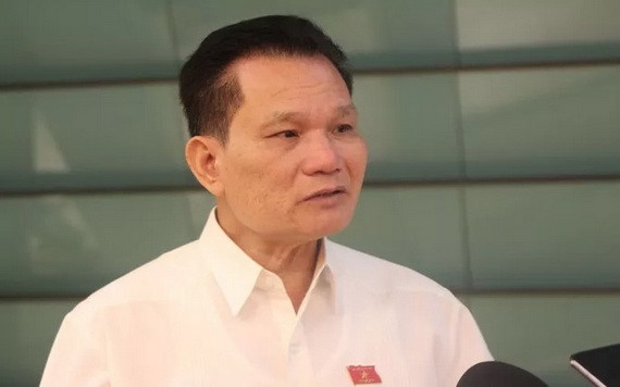 國會各社會問題委員會副主任裴仕利接受記者採訪。（圖源：明戰）