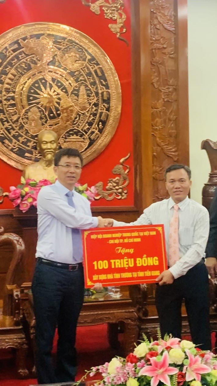 中領館與中資企業向前江省捐建情義屋 ảnh 1