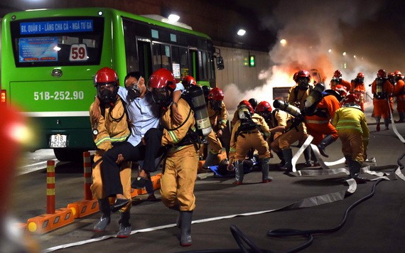 西貢河隧道消防救護演習現場一瞥。