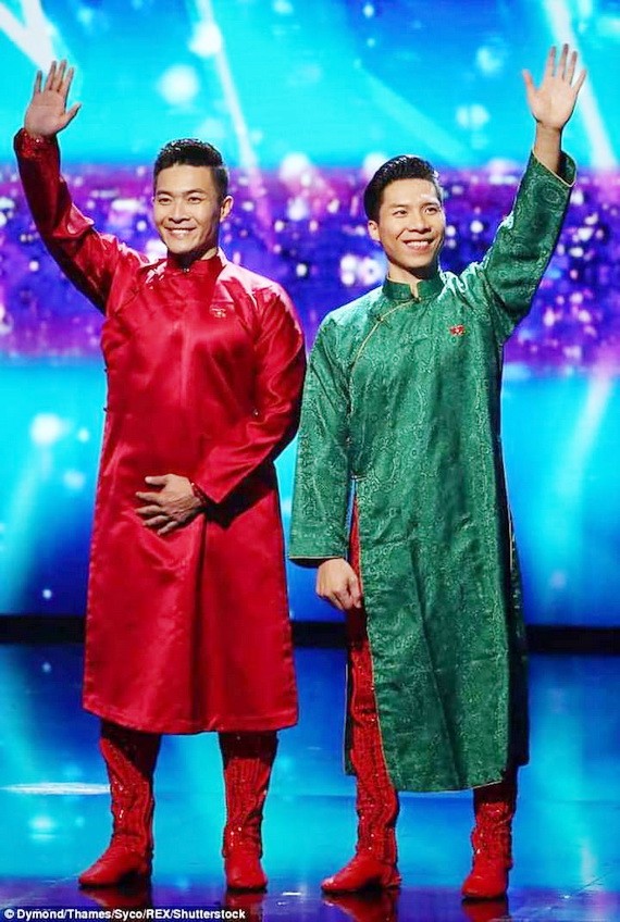 華人雜技藝人江氏兄弟。