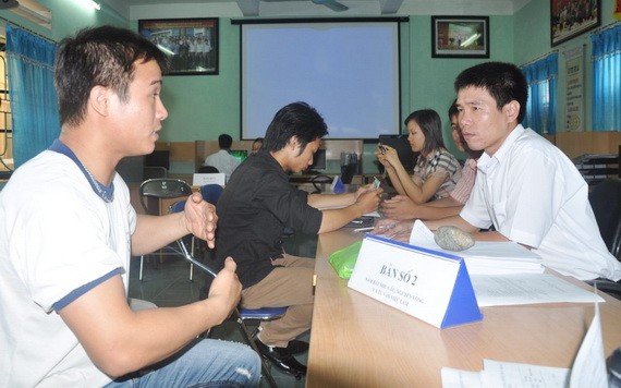 有關單位向勞動者提供諮詢。