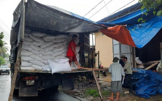 10月31日，全部糧食食品已聚集在廣南省福山縣福功及福金鄉。（圖源：越通社）