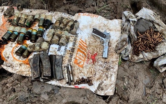 出土的手槍、子彈及M79彈頭。（圖源：越通社）