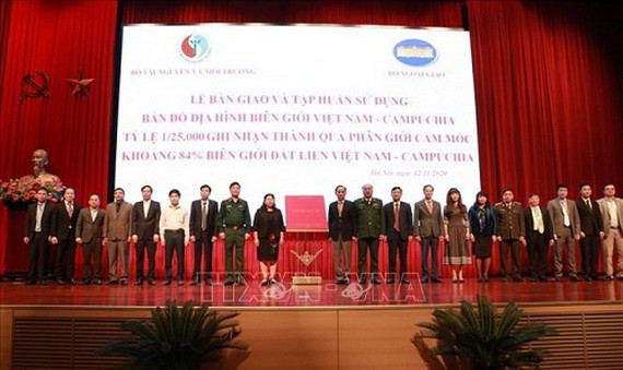 越柬數字邊界地圖移交儀式。（圖源：越通社）