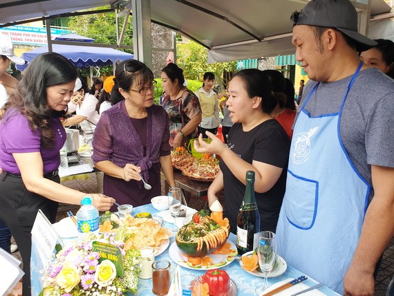 第五郡勞動聯團舉辦教師節烹飪比賽。