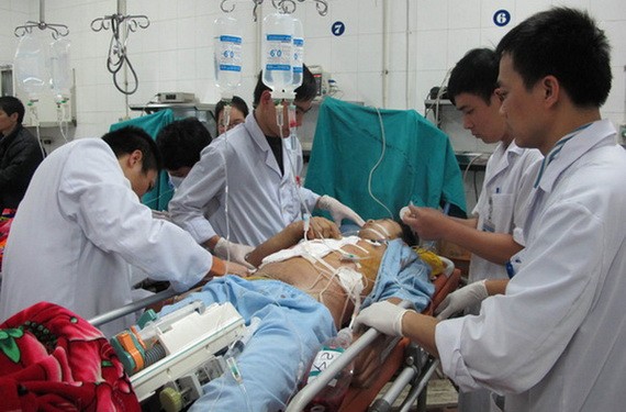 安江省公安廳長丁文奈大校：凡釀成交通事故或違反交規並入院急救及體內含有酒精者將被查處。（示意圖源：田升）