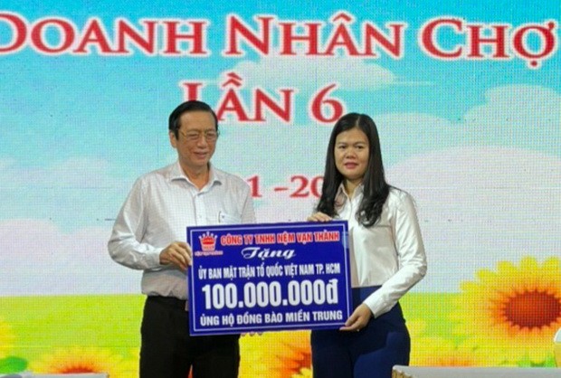 華人企業家分享家族事業傳承經驗 ảnh 1