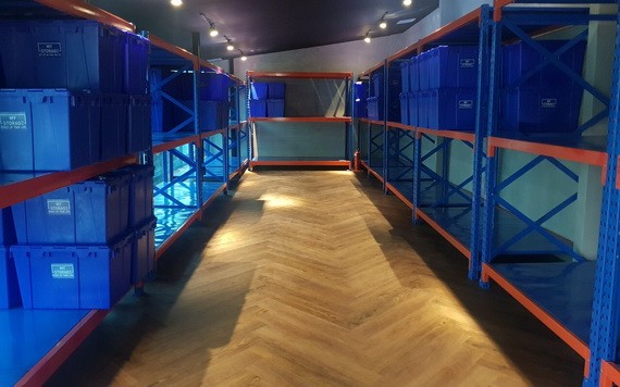 共享倉庫一隅。