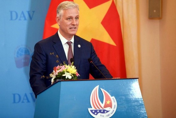 美國國家安全顧問羅伯特‧奧布萊恩在交流會上發言。（圖源：泰安）