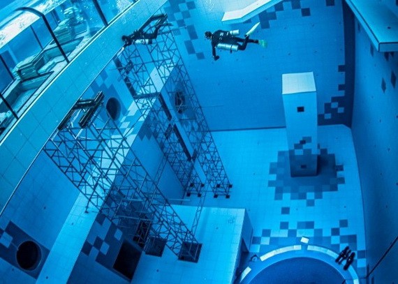 潛水池場景壯觀。（圖源：互聯網）