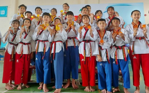 第五郡獲得本市2020年青年跆拳道比賽集體冠軍。