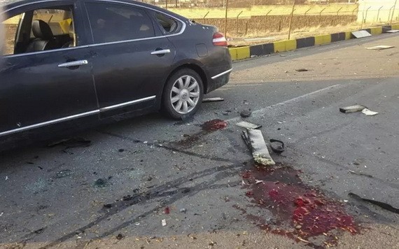 伊朗核子科學家穆赫辛‧法克里薩德在德黑蘭郊外遭遇伏擊，在槍戰中身亡，現場血跡斑斑。（圖源：AP）