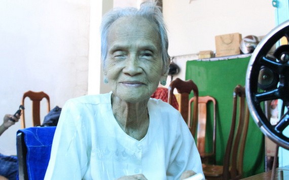 本市越南英雄母親吳氏吉將於本月9日出席第十次全國愛國競賽大會。（圖源：功趙）