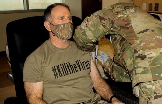 駐韓美軍接種新冠疫苗。（圖源：AP）