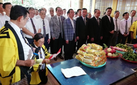 黃氏宗祠理事同人祭祖儀式一瞥。