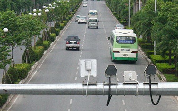 交通道路監控視頻系統既可以監察又可以控制自動速度,從而發現及處理違規事件。