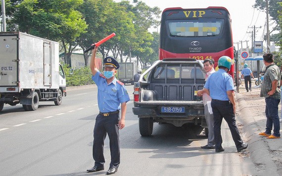 職能力量檢查客運車輛。（圖源：TTO）