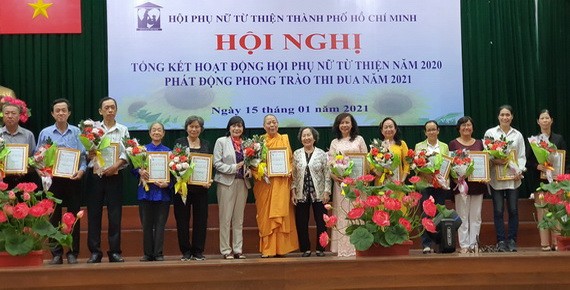 各華人單位積極響應市慈善婦女會活動
