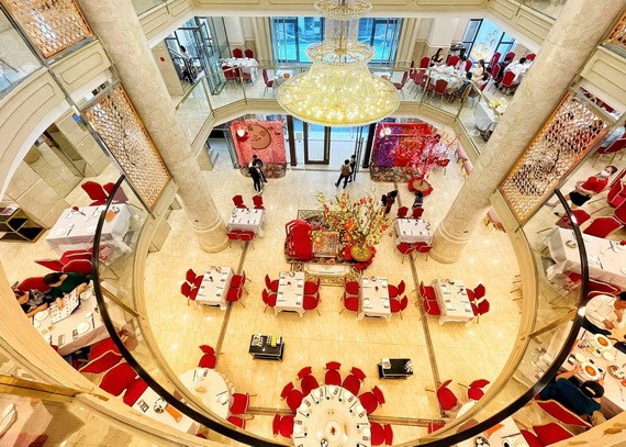 愛華二大酒樓佈置迎春佈景讓食客拍照留念。