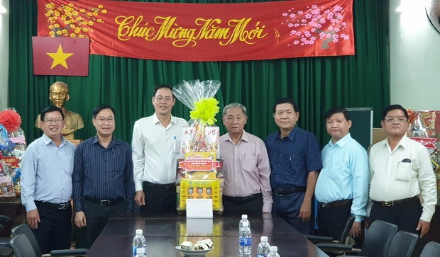 市越南祖國陣線委員會向各會館拜年 ảnh 4 市越南祖國陣線委員會向各會館拜年 ảnh 4