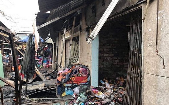 火勢熄滅後的現場一片狼藉。（圖源：T.T）