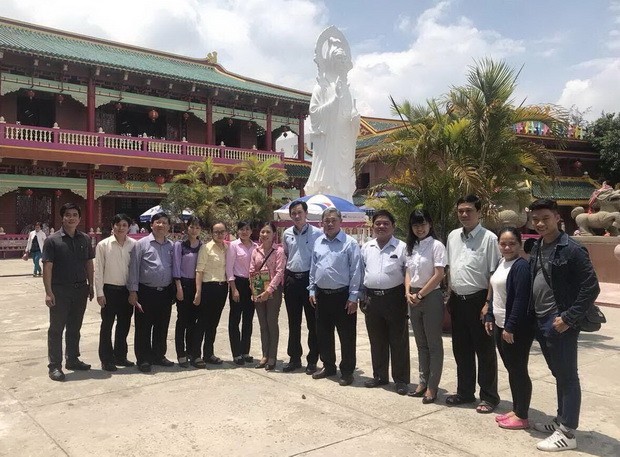 慈善會館負責人接待市旅遊部門和第八郡領導前來考祭。