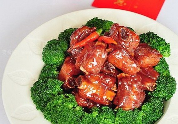 鴻運排骨。（圖源：互聯網）