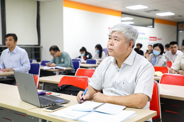 長者仍孜孜不倦學習 ảnh 1