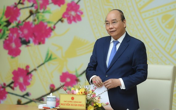 政府總理阮春福主持會議並發表講話。（圖源：光孝）