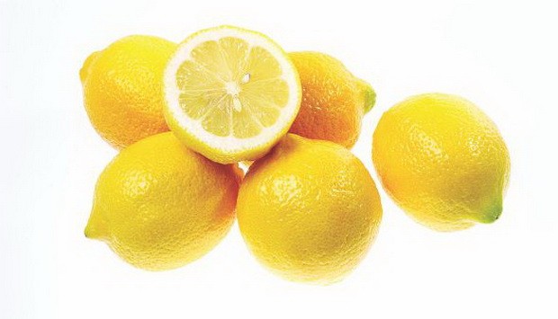 年紀輕輕就“腰酸背痛”  常吃３種食物讓你挺直腰桿 ảnh 1