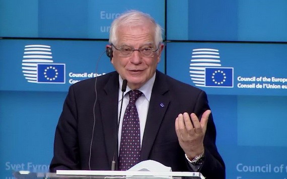 圖為博雷利在歐盟外長理事會會議結束後的新聞發佈會上發言。