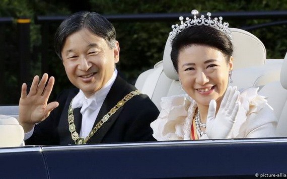 日本天皇德仁伉儷。（圖源：共同社）