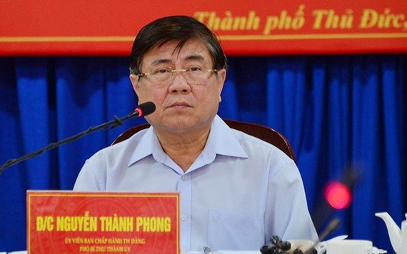 市人委會主席阮成鋒主持會議。（圖源：佐琳）