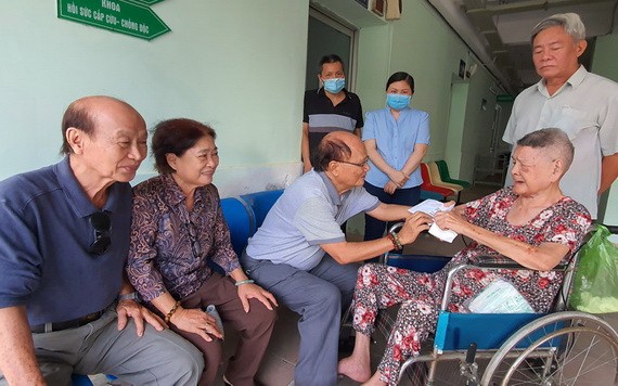 溫陵會館捐助華人革命老前輩