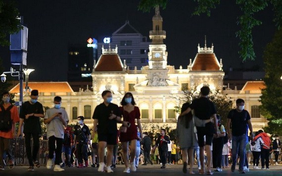 圖為市中心阮惠步行街夜色一瞥。（圖源：秋莊）