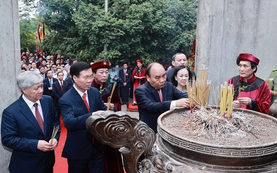 國家主席阮春福上香緬懷歷代雄王始祖