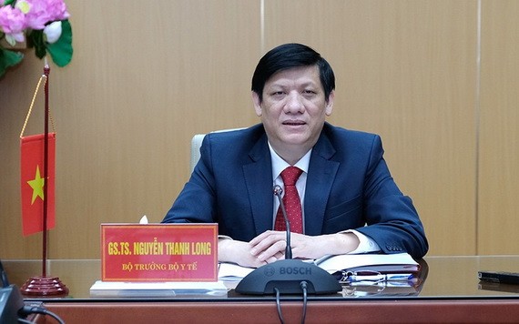 衛生部長阮清隆與柬埔寨衛生部長舉行視像會議時發言。（圖源：陳明）