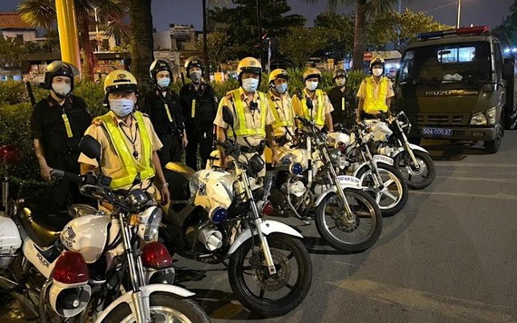 市交警大隊就緒隨時出動鎮壓飆車族。