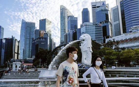 新加坡交通部長王乙康今天證實，新加坡已提議與台灣建立航空旅遊泡泡及相互承認疫苗接種證明。（圖源：AP）