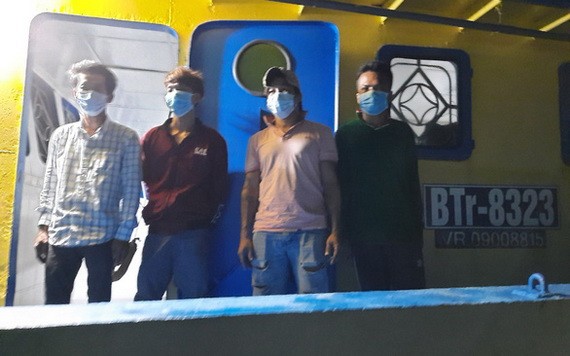 被查獲的4名非法入境人員。（圖源：呂不榮）