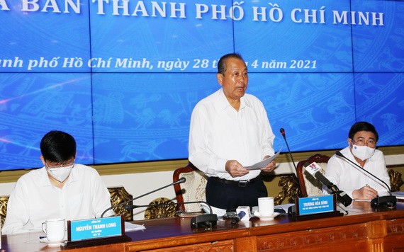 政府常務副總理張和平（中）在會議上發表指導意見。（圖源：VGP）