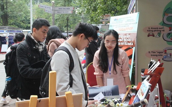 “大中學生與創業構思”競賽吸引了大批學生前來參加。（圖源：蘭英）