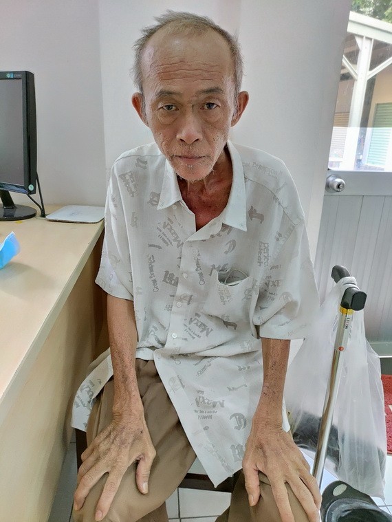 陳葉雄趕到報社來就氣喘吁吁。