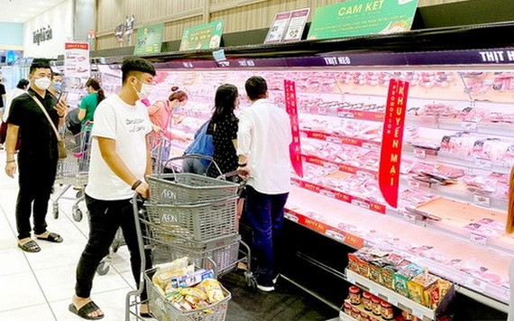 民眾去超市均嚴格執行戴口罩。(圖源:高昇)
