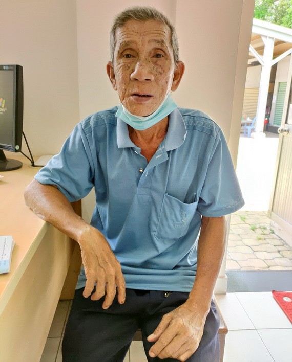 莫蘇蝦說話時氣喘吁吁。