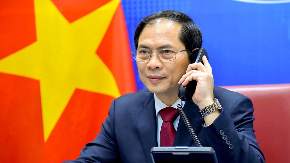 外交部部長裴清山與加拿大外交部長馬克‧加諾電談。(圖源:VGP)