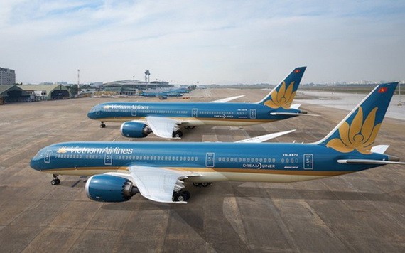 圖為停泊在停機位上的兩架越航客機。（圖源：垂楊）