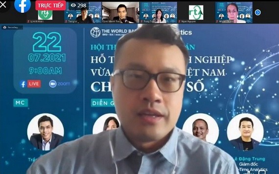 世行高級經濟學家 Shawn Tan 在研討會上發言。(圖源:月明)