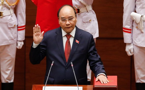 新任國家主席阮春福宣誓就職。(圖源:VGP)