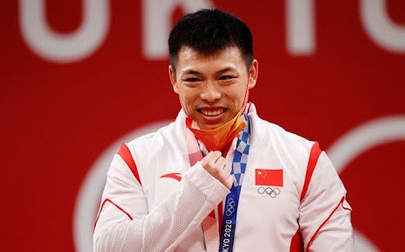 獲獎者可摘下口罩拍照30秒